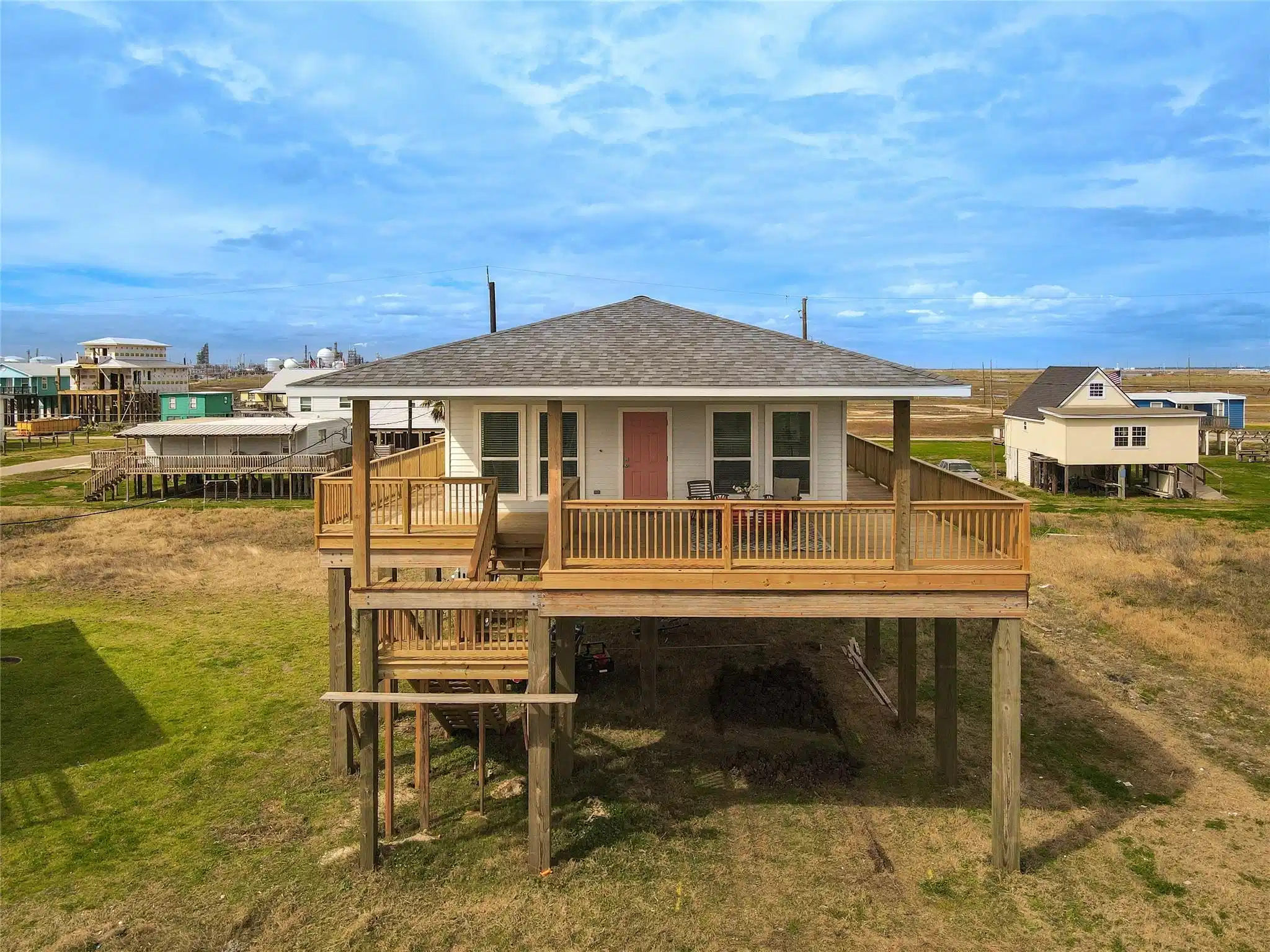 Image 1: Beautiful recent construction by MCP Homes with el