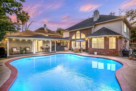 305 Lake Front Drive