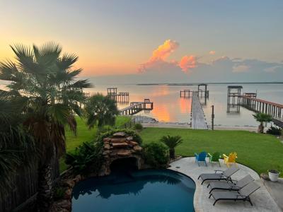 1623 Dick Bay Drive