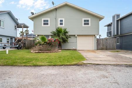 499 Pompano Street