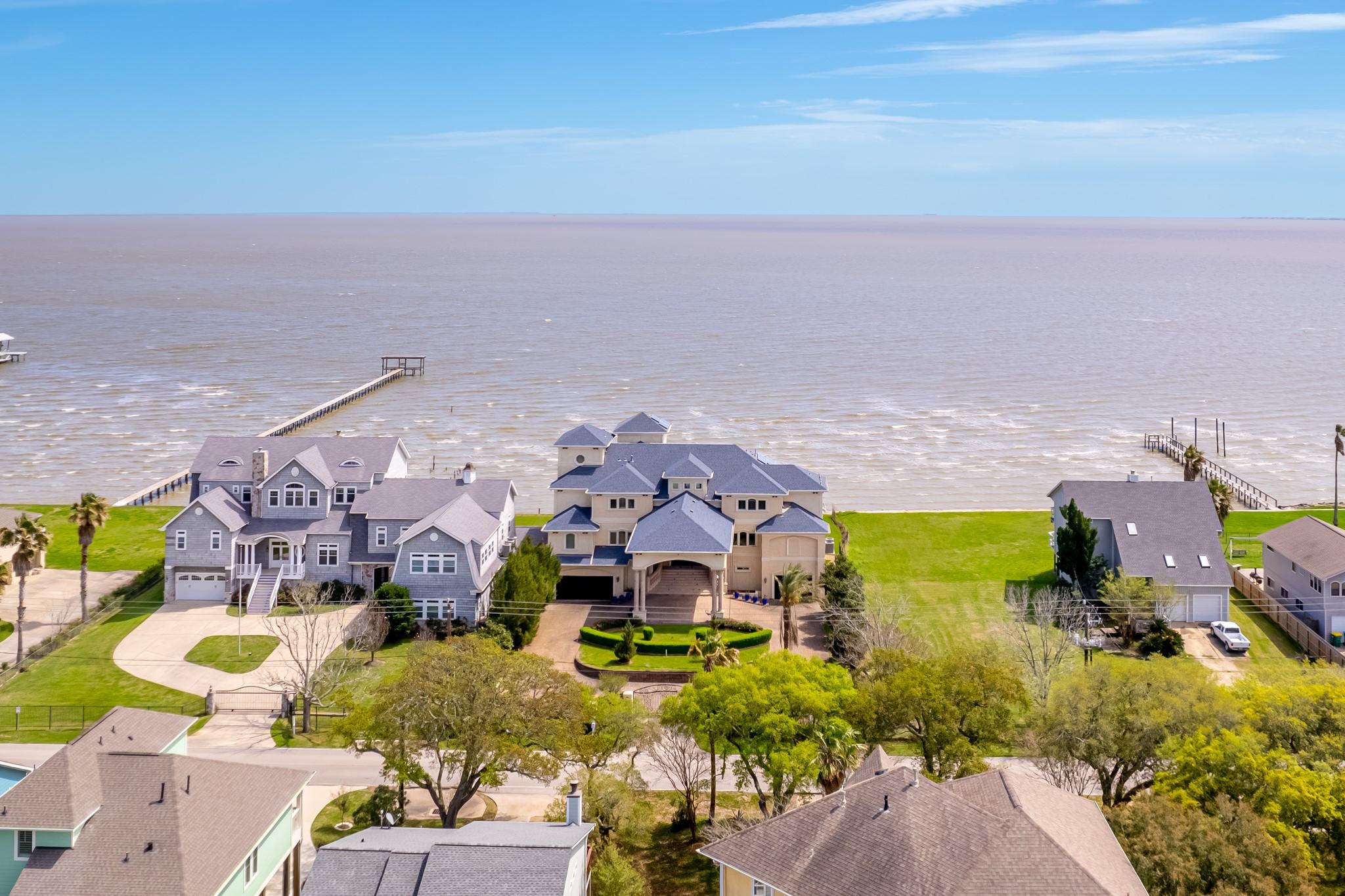 Image 2: Overhead view of the property shows the fantastic