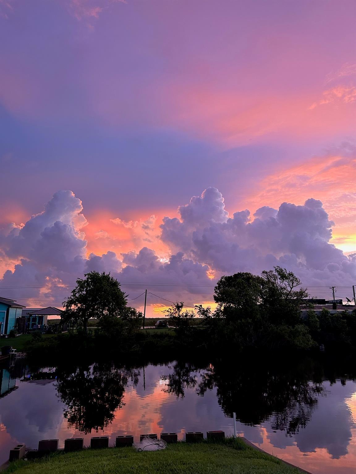 Image 2: The most stunning sunset views untouched and unedi