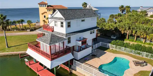 16619 Bayfront Drive