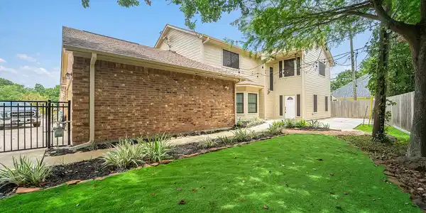 2052 Glencove Drive