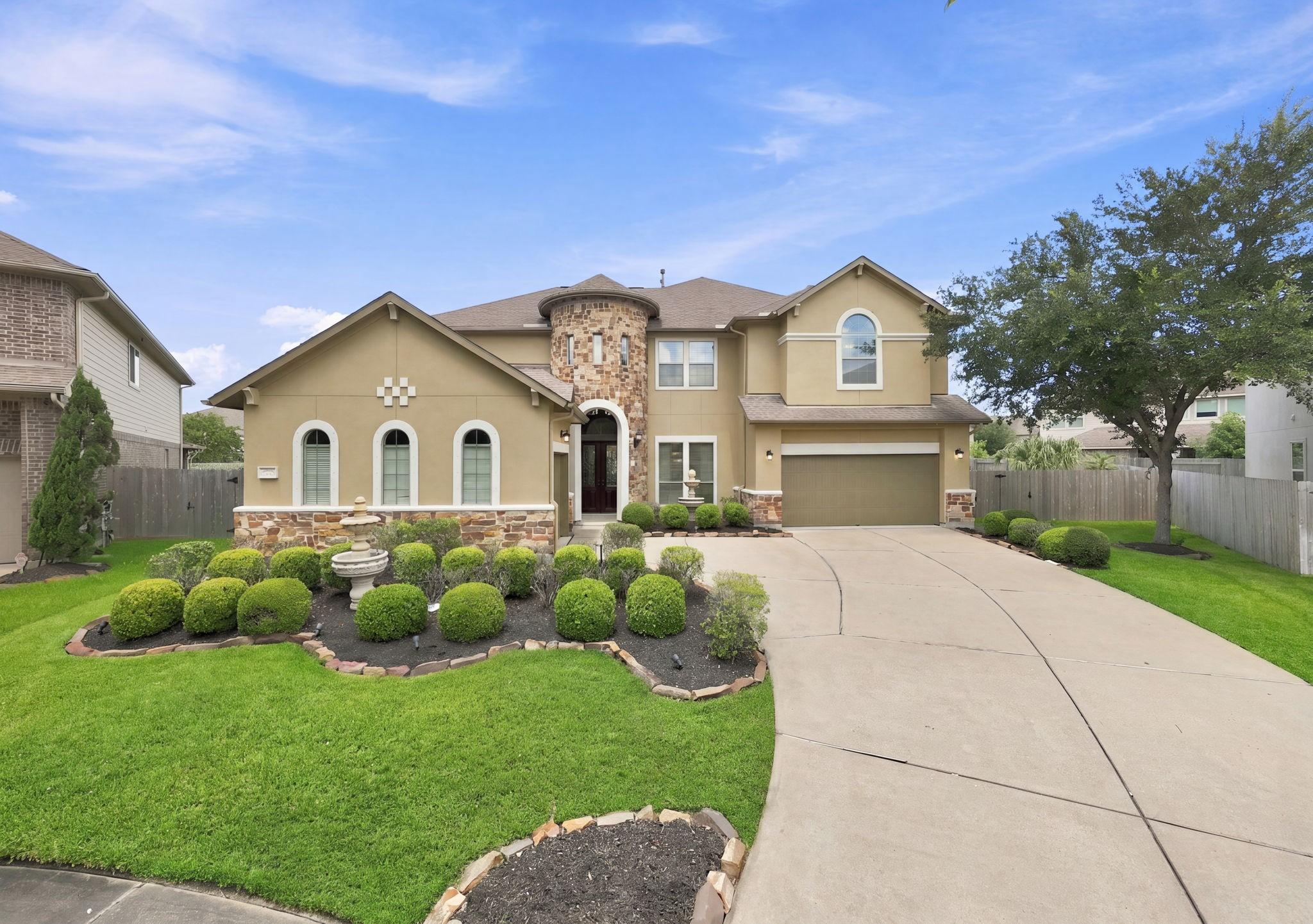 Image 3: Front of Home