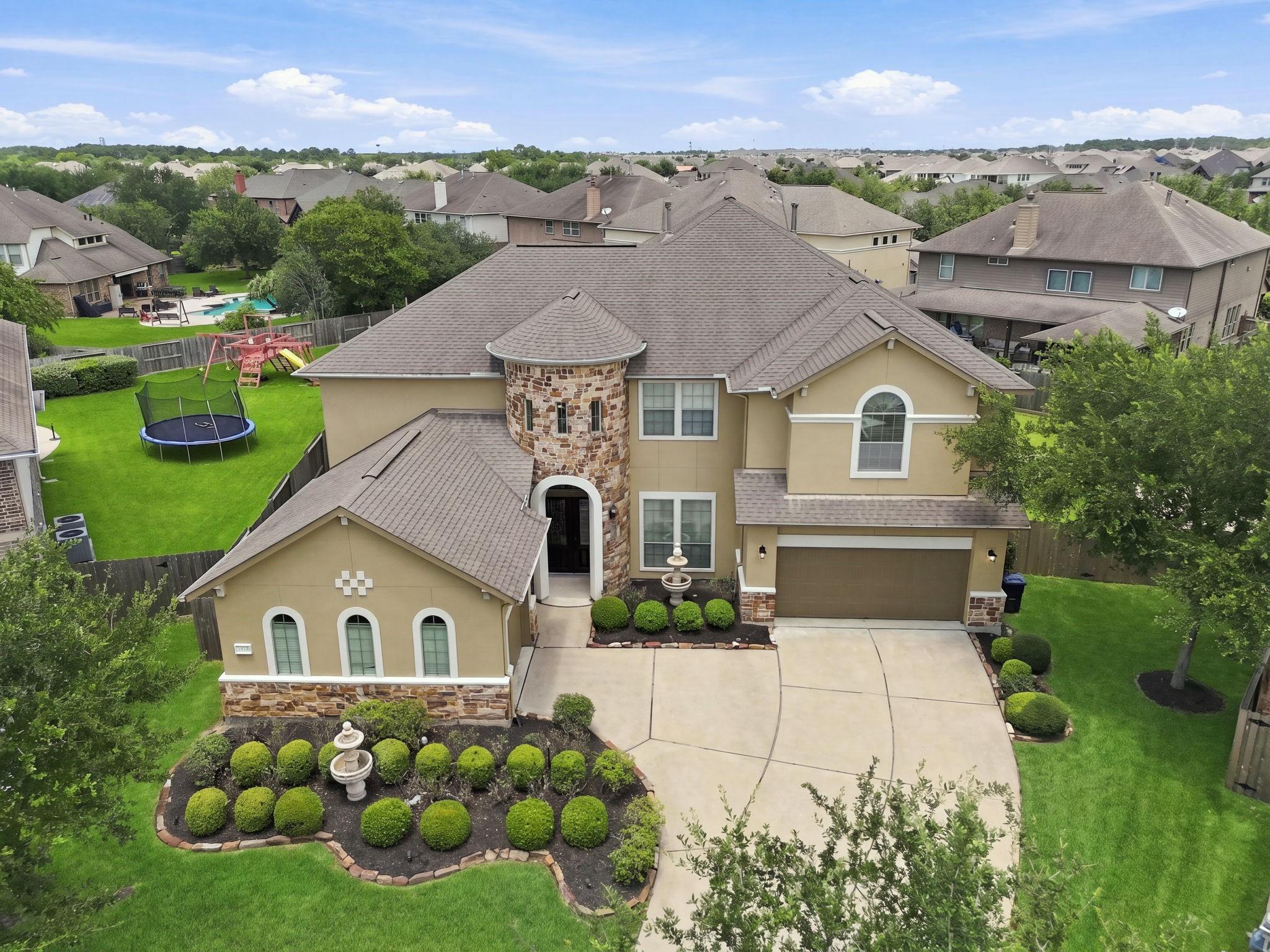 Image 4: Front of Home