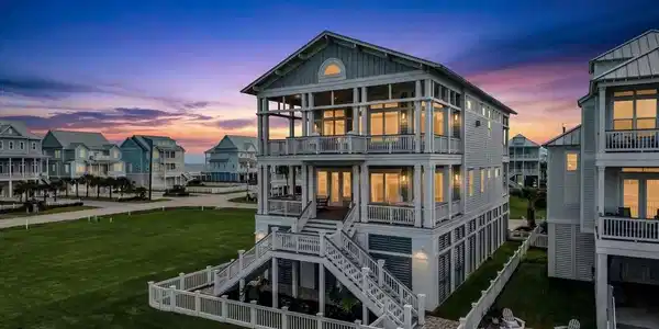 3835 Seabreeze Lane