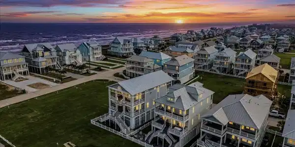 Image 3: Backing to the green belt with ocean views!!