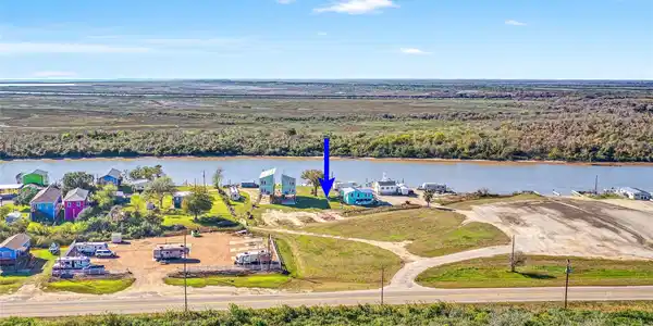 450 Private Road 670 / Marys Slough Road