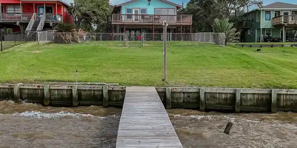 2116 W Bayshore Drive