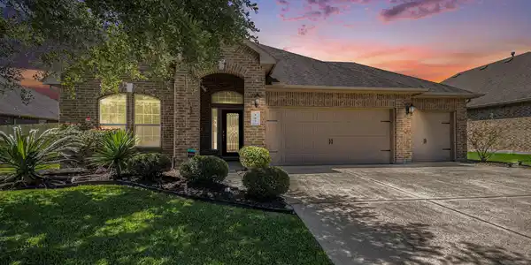 907 Fairway Drive