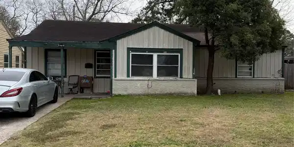 502 N Circle Drive