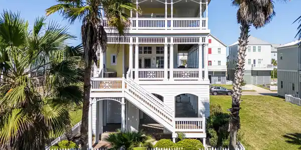 730 Beachtown Passage