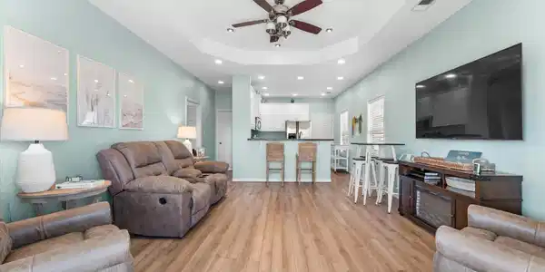 Image 4: Open Living/Kitchen