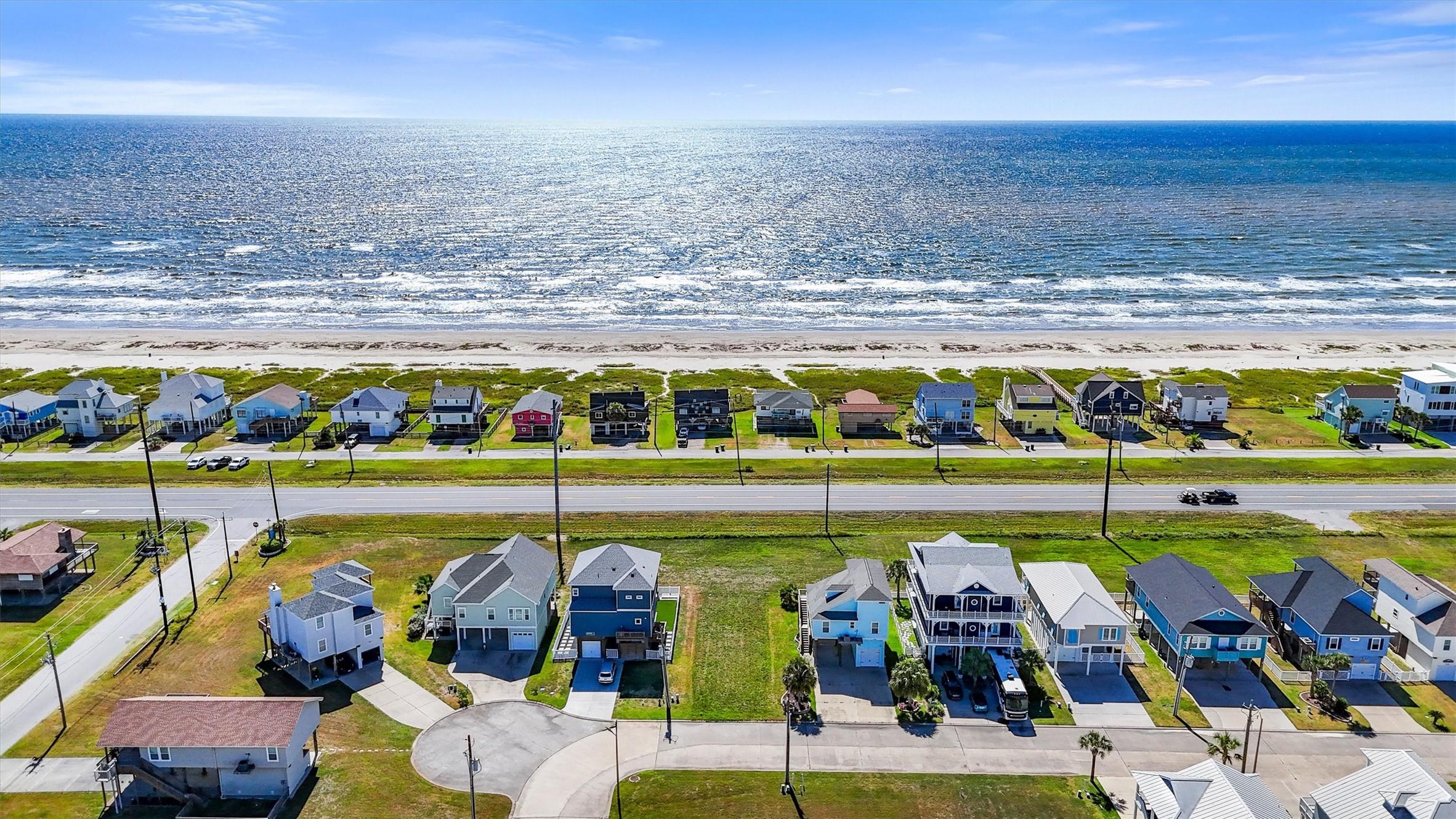 Image 4: You will have amazing beach views!