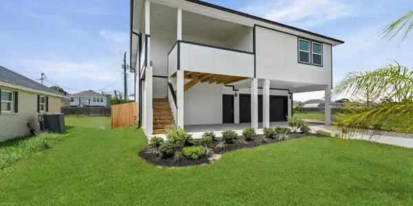 Image 2: High and Dry! The Sherwin Williams Paint Pops