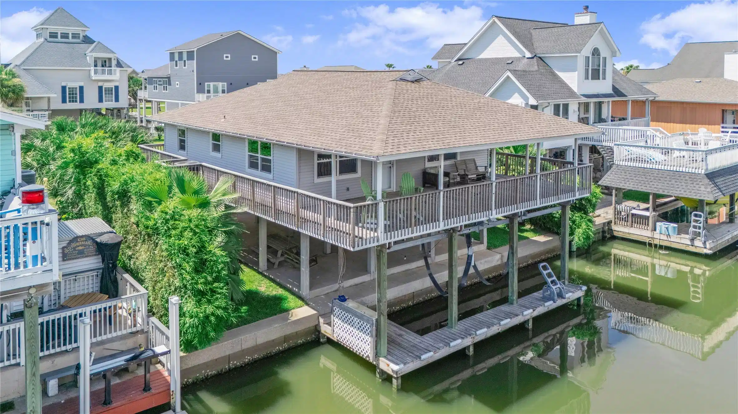 Image 1: Waterfront home on a deep canal with easy access t