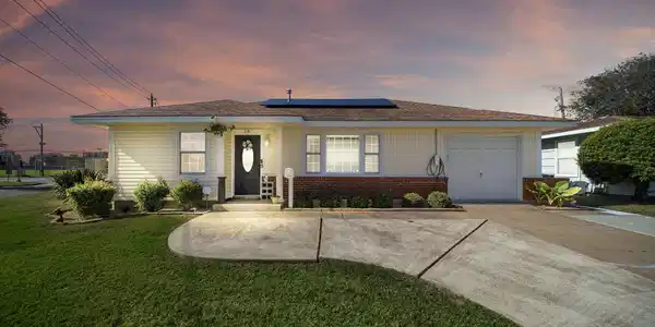 28 Manor Way