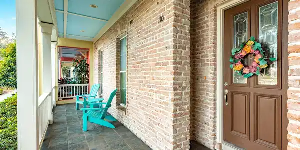 Image 3: Front porch facing the golf course