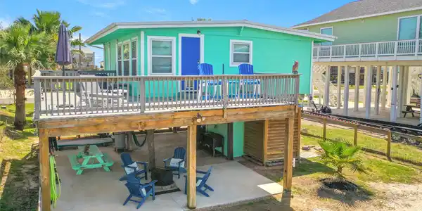 Image 4: Spacious upper deck for soaking up the sun, with a
