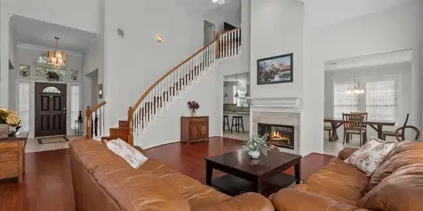 2417 Lakeside Drive