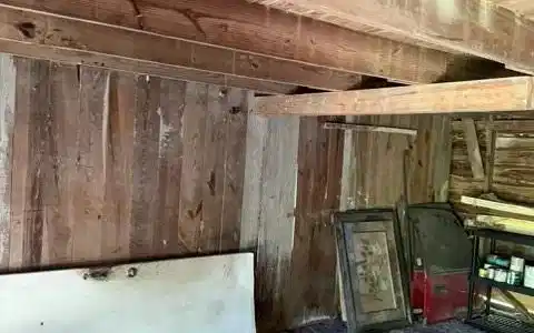 Image 4: Property being sold "as is"