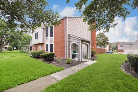 17347 Saturn Lane