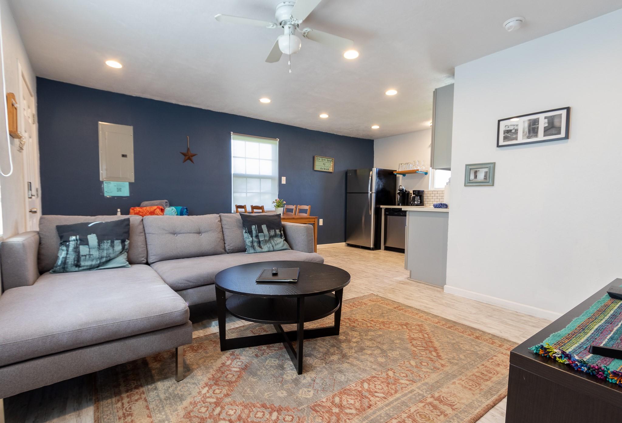 Image 3: Cozy, yet modern furniture.