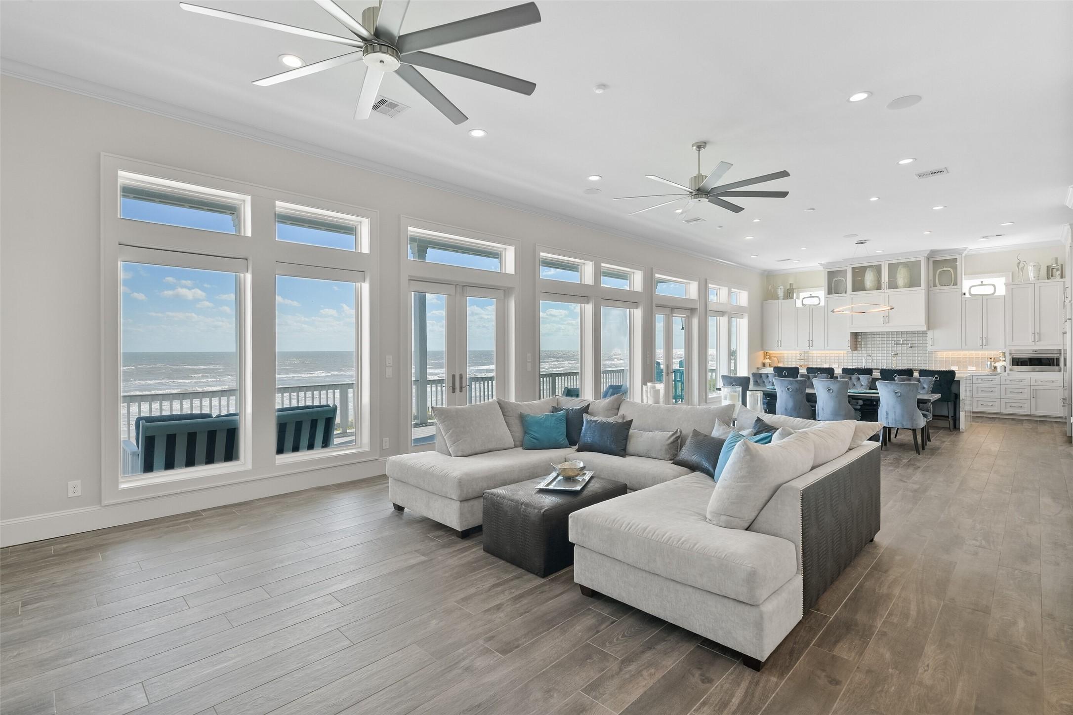 Image 1: Indoor and outdoor living come together beautifull