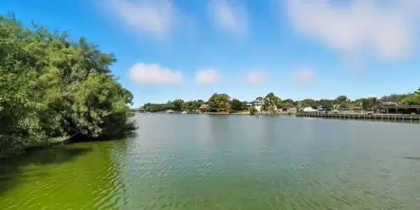 Image 4: Enjoy direct access to the water with a community