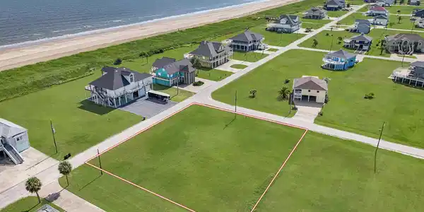Image 4: Prime beachside lot offering stunning ocean views,
