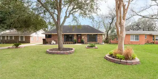 1226 Sunset Lane