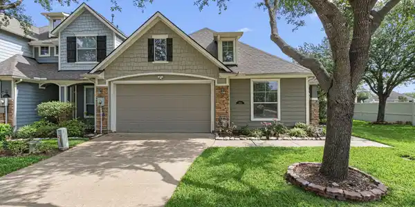 2800 Seaside Drive