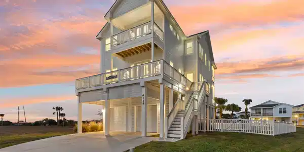 4119 Royal Tern Lane