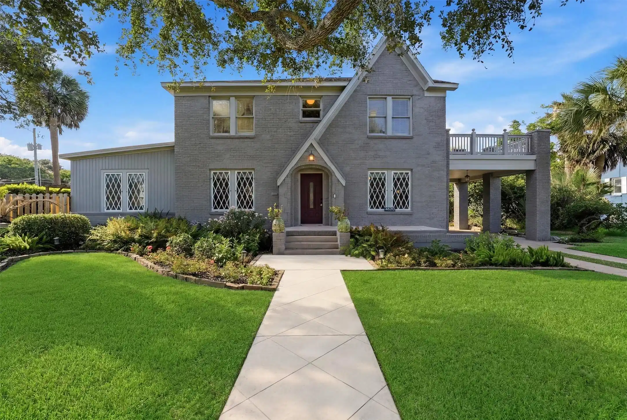 Image 1: Charming Tudor-style home on Denver Court with dis