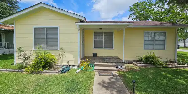 300 Perryman Avenue