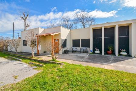 122 W Defee Avenue