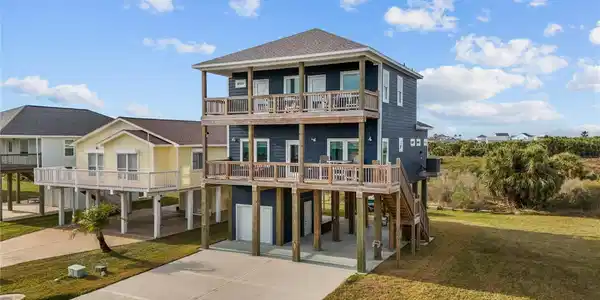 22318 Vista Del Mar