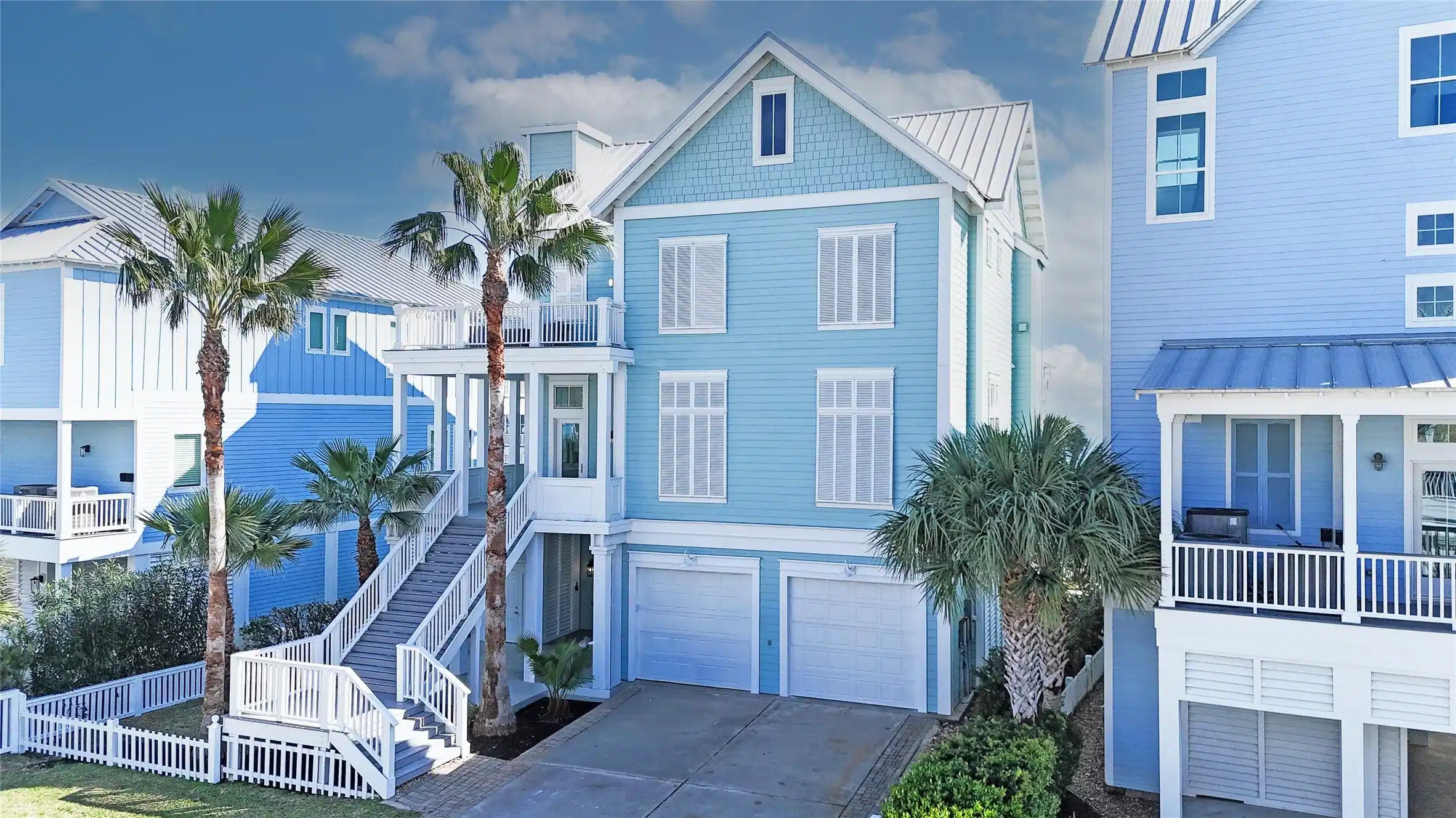 Image 1: Welcome to 11610 Beachside!