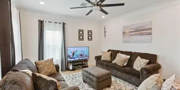Image 2: Living Room