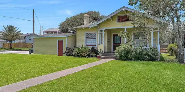 3228 Avenue R 1/2