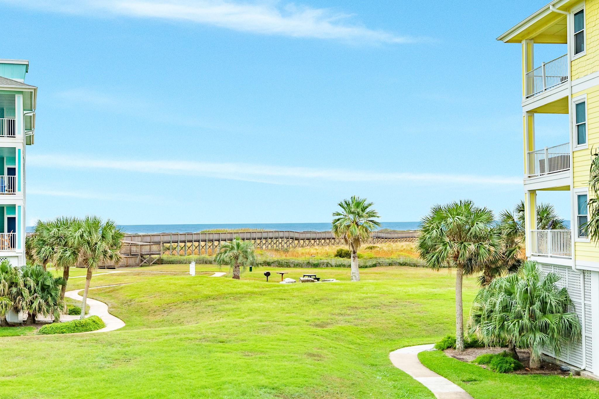 Image 2: Spectacular Gulf views from this second row condo'