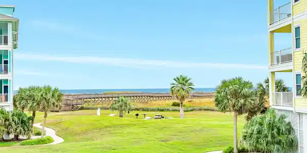 Image 2: Spectacular Gulf views from this second row condo'