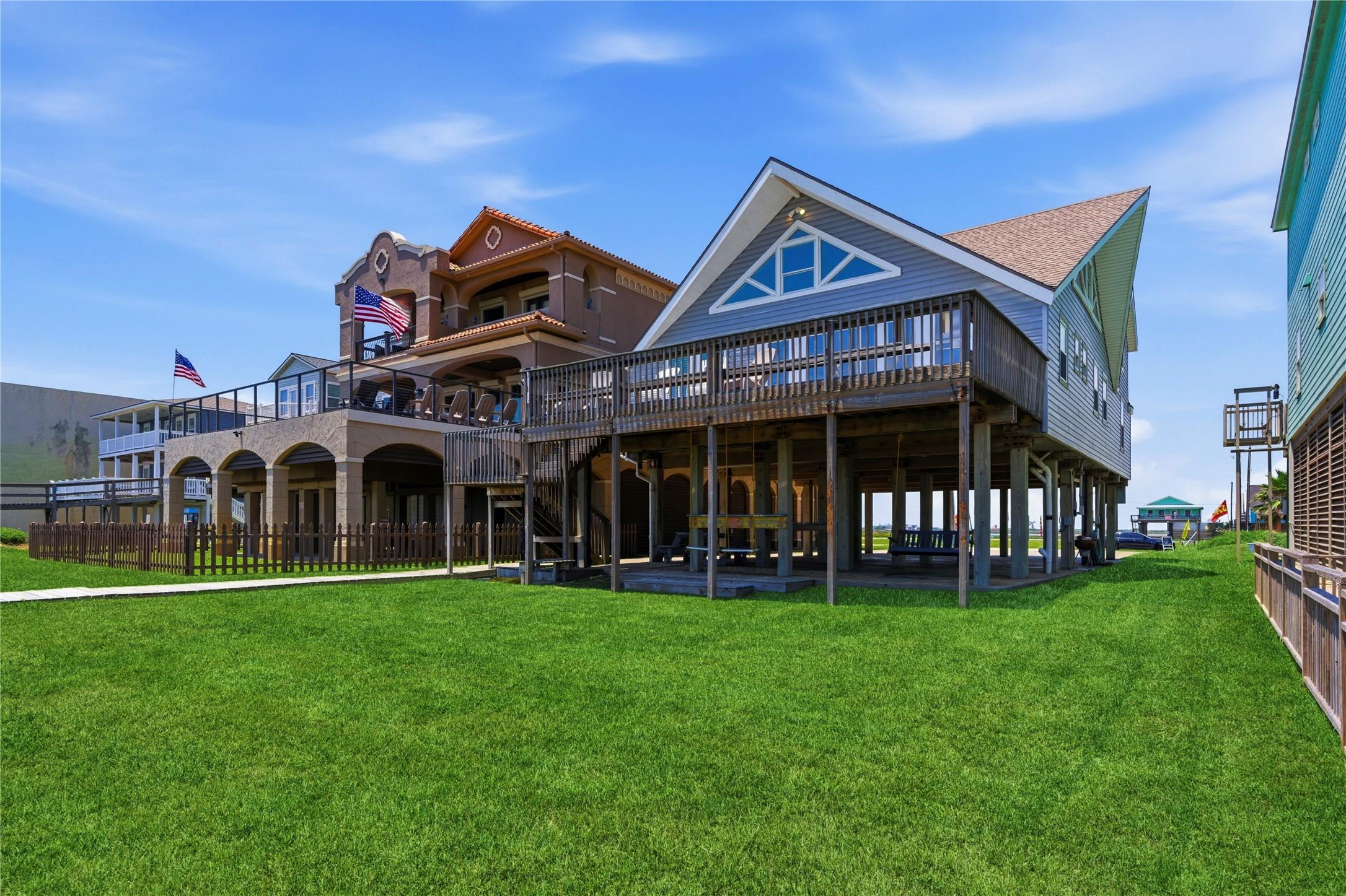 Image 2: Rear Exterior &ndash; The striking rear elevation showca