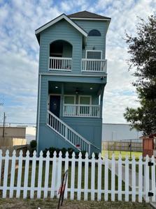 2811 Sealy