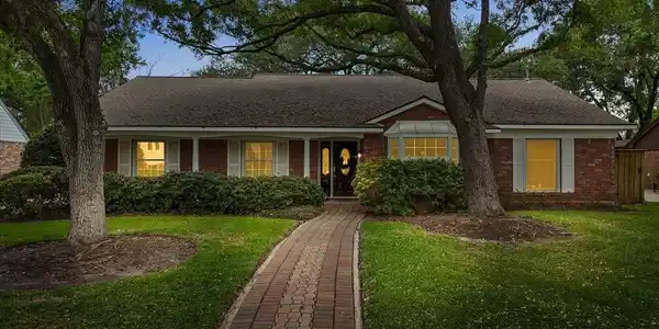 606 Forest Lake Drive