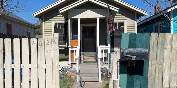 4626 Avenue O 1/2