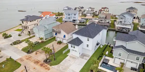 Image 3: street side aerial