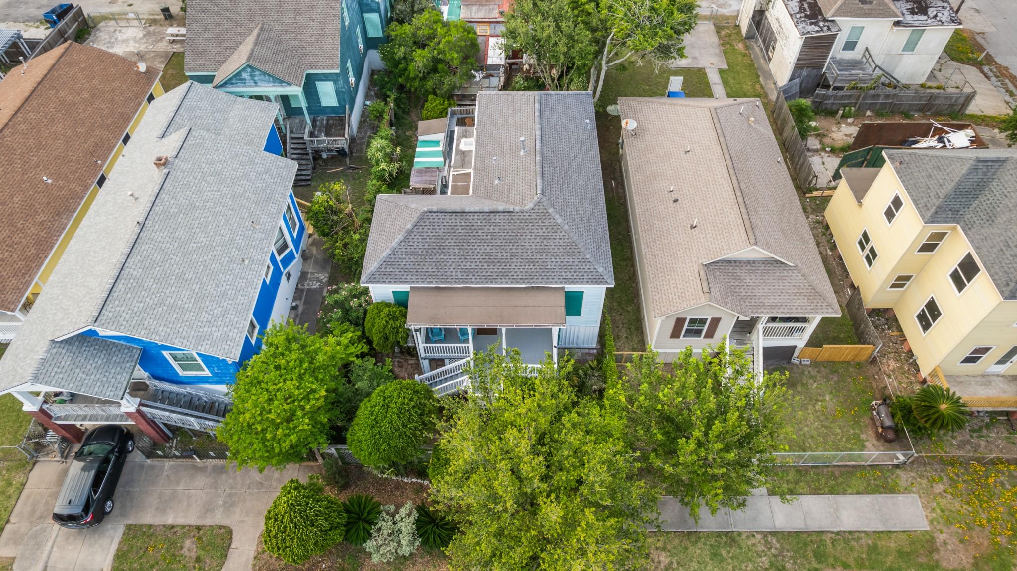 Image 2: Bird&rsquo;s-eye perspective highlighting the home&rsquo;s foo