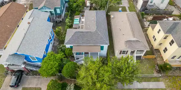 Image 2: Bird&rsquo;s-eye perspective highlighting the home&rsquo;s foo
